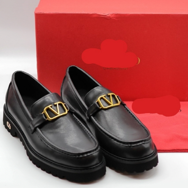 발* V로고 시그니처 로퍼 (남성)