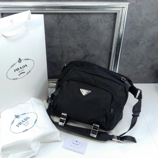 프** 바이커백 힙색 바이크백 Nylon and Saffiano Leather Bag