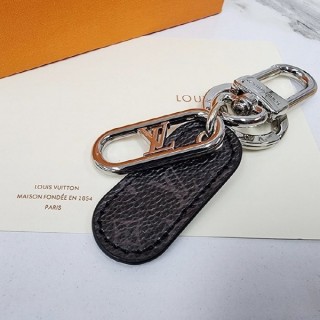 루* LV 패디드 서클 백 참 / 키 홀더 ⚓883