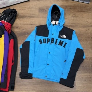 노**** x 슈** 바람막이 자켓