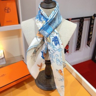 [ H ] cloud world 패턴 사각 스카프