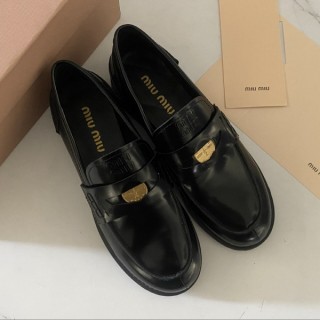 미* 브러쉬드 가죽 페니 로퍼 (여성)