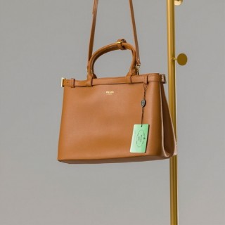 프* 수입프리미엄급 버클 미디움 가죽 핸드백