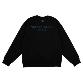 우* 그라데이션 엠보싱 백로고 맨투맨(블랙) (남여공용)