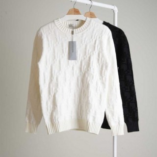 [ D ] 오블리크 자가드 크루넥 니트 스웨터