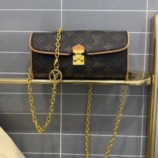 루* (L.V) 포쉐트 카미유