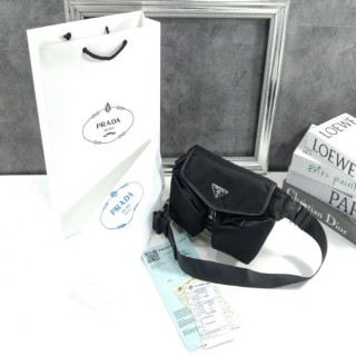 프** 리나일론 및 가죽 숄더백