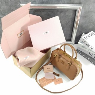 미*** 아르카디 토트백 ㅡ미디엄 (풀박스)