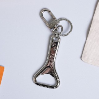 [ L ] 루* X 슈* 실버 모노그램 오프너 백 참 & 키 홀더