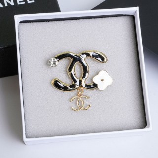 [ C ] CC 에나멜 크리스탈 블랙 골드 브로치