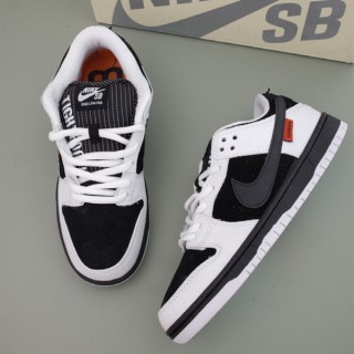 N x Tightbooth SB Dunk Low Pro Black and White (남여공용)