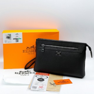 에* H로고 클러치