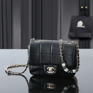 샤* 퀄팅 크로스