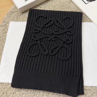 [ L ] 시그니쳐 엠보 패턴 블랙 머플러