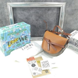 로** 스몰 게이트 백 (풀박스)