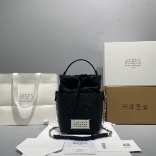 메* 5AC 레더 체인 버킷백