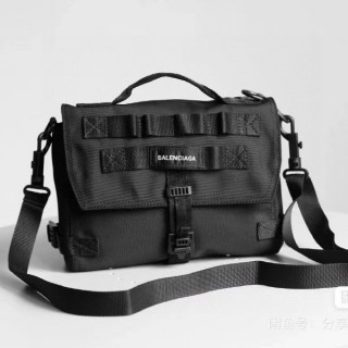 발* 스몰 메신저백 블랙