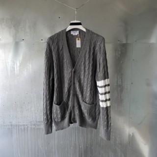 톰* 사선 케이블 니트 브이넥 가디건