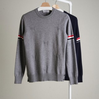 [ T ] 도그 패턴 3선 크루넥 니트