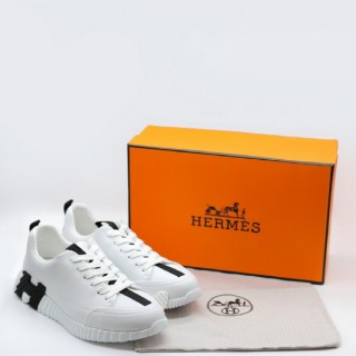 에* 점프 화이트&블랙 투톤 스니커즈 (남성)