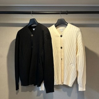 보* 사이드 로고 자수 니트 가디건