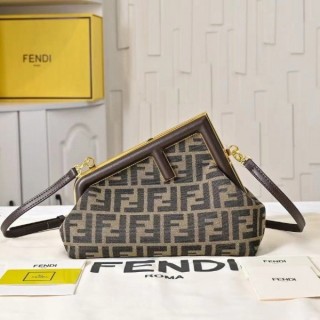 펜* 퍼스트 스몰 크로스백