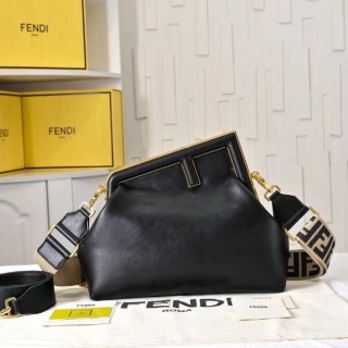 펜* 퍼스트 미디움 크로스백