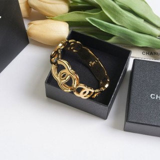 [ C ] CC 로고 컷아웃 뱅글 브레이슬릿