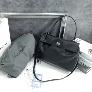 발**** 남여공용 로데오 미디엄 유즈드 이펙트 원 참 핸드백 블랙